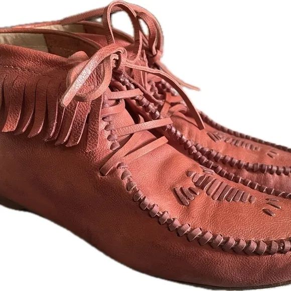Anthropologie Latigo Moccasins Women’s size 6.5.Boho chic, perfect for Coachella
