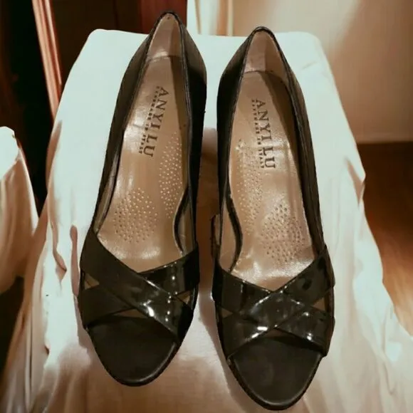 Anyi Lu Black Leather Wedges Size 8.5