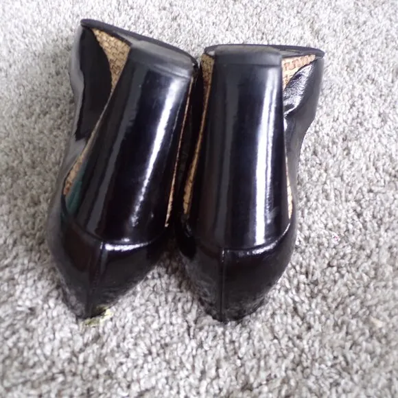 Aquatalia black patent leather peep toe wedges 6