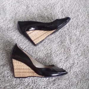 Aquatalia black patent leather peep toe wedges 6