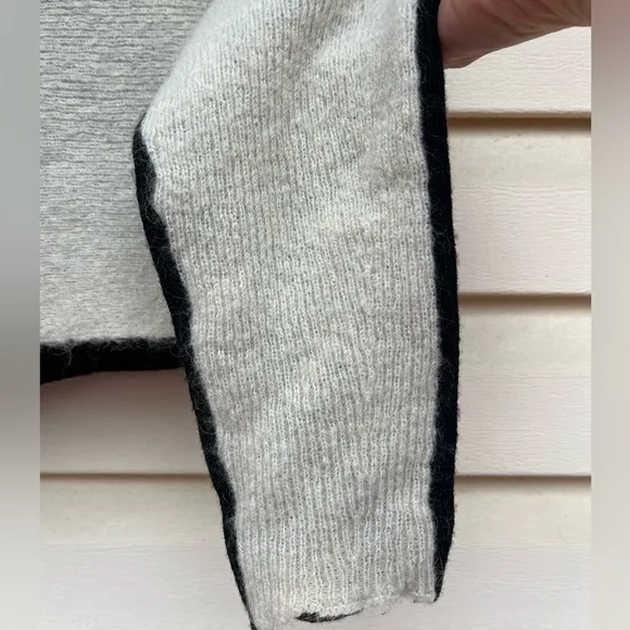 Armani exchange cream/black, long sleeved boat neck, 75% wool sweater, S/P