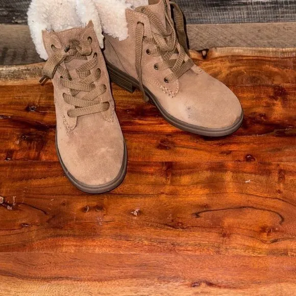 Authentic UGG Harrison lace boots sz 7