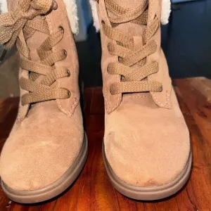 Authentic UGG Harrison lace boots sz 7