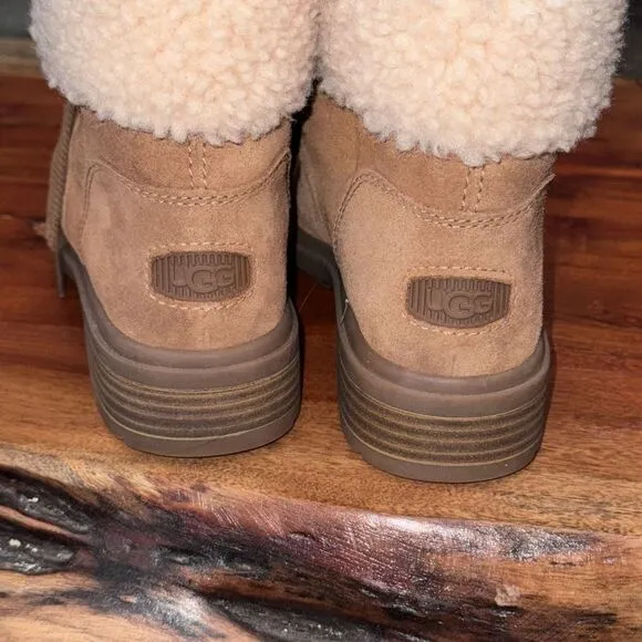 Authentic UGG Harrison lace boots sz 7