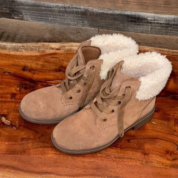 Authentic UGG Harrison lace boots sz 7