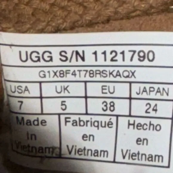 Authentic UGG Harrison lace boots sz 7