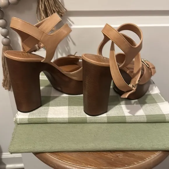 Authentic Vince Camuto “Rondea” Wedge Platforms, Stunning!!!