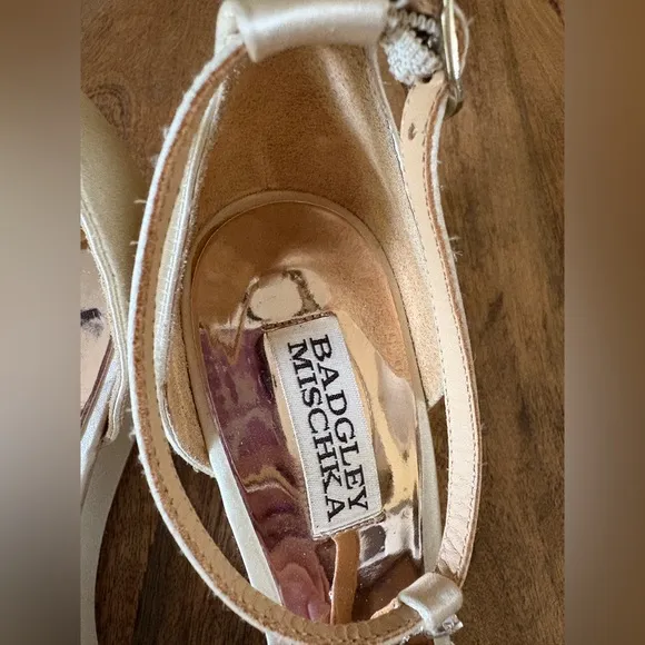 Badgley Mischa &quot;Sarah&quot; Satan Wedge size 9