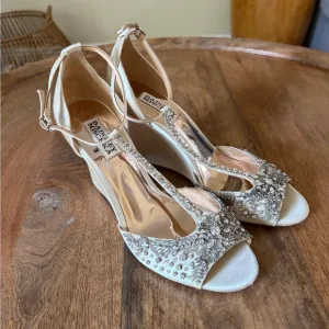 Badgley Mischa &quot;Sarah&quot; Satan Wedge size 9