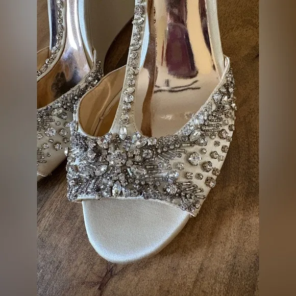 Badgley Mischa &quot;Sarah&quot; Satan Wedge size 9
