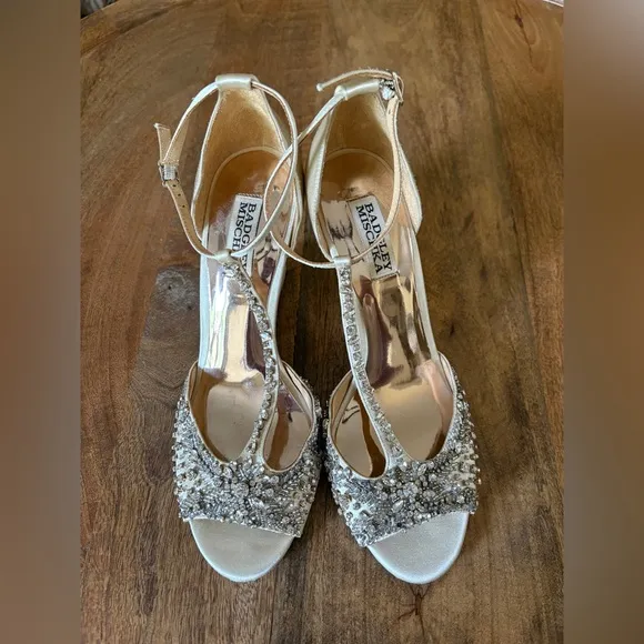 Badgley Mischa &quot;Sarah&quot; Satan Wedge size 9