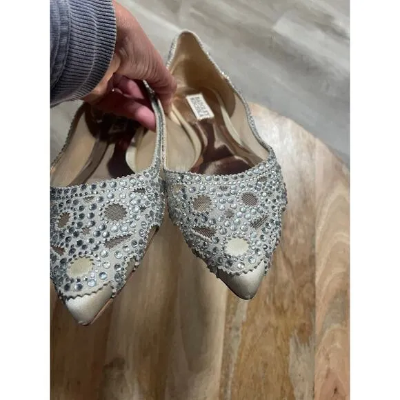 Badgley Mischka Womens Size 7 Ivory Gigi Crystal Pointed Toe Flats