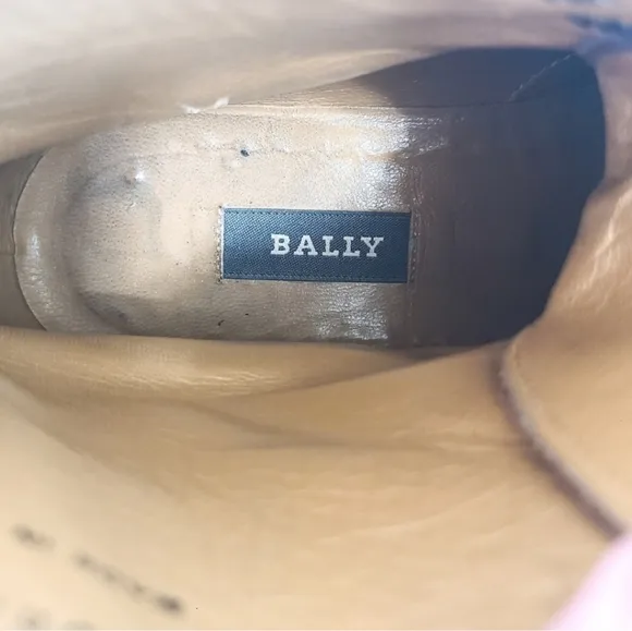 Bally Round Toe Leather Lace Up Ankle Boots