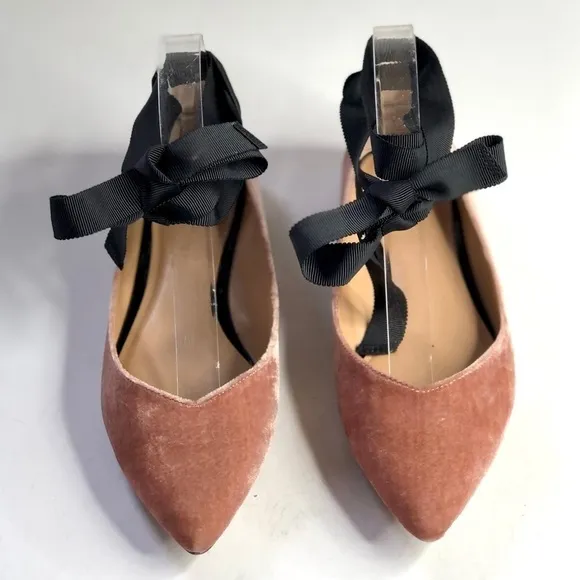 Banana Republic blush pink velvet pointy toe flats black ribbon ankle tie 7