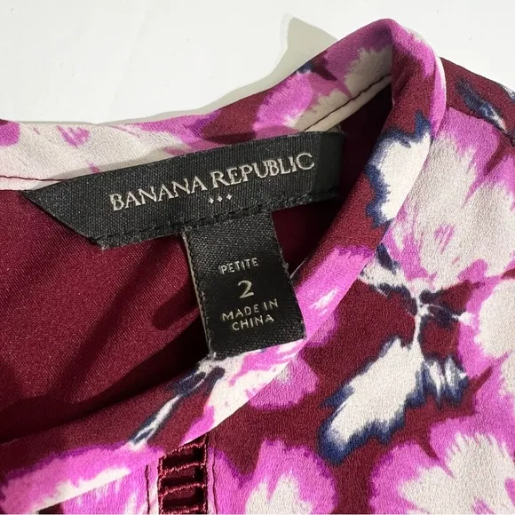 Banana Republic Petite Floral Pleated Easter Dress 2P Burgundy Pink Short Sleeve
