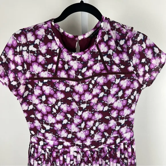 Banana Republic Petite Floral Pleated Easter Dress 2P Burgundy Pink Short Sleeve