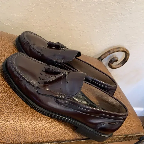 Bass Men’s Brazilian burgundy dress casual shoes!