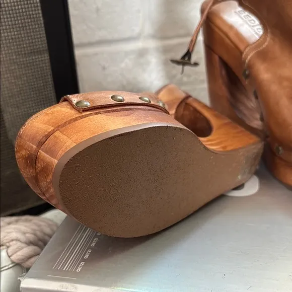 BED|STU Tan Leather Mules with Wooden Platform