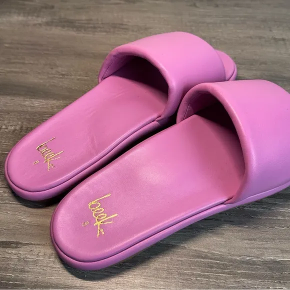 BEEK Puffbird slide sandals Womens size 8 $260 Read below