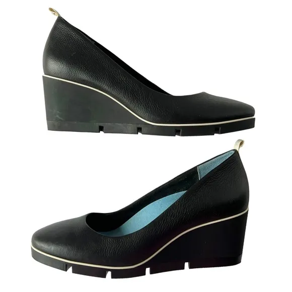 Betabrand All Weather Wedges Black Pebbled Leather | 9.5