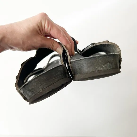 Birkenstock black all leather Arisona two strap slides sandals size 41 / 10-10.5