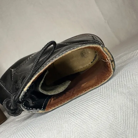 Black Dr. Martins “Docs” Combat Boots Men’s Size 7 - missing loop on one shoe
