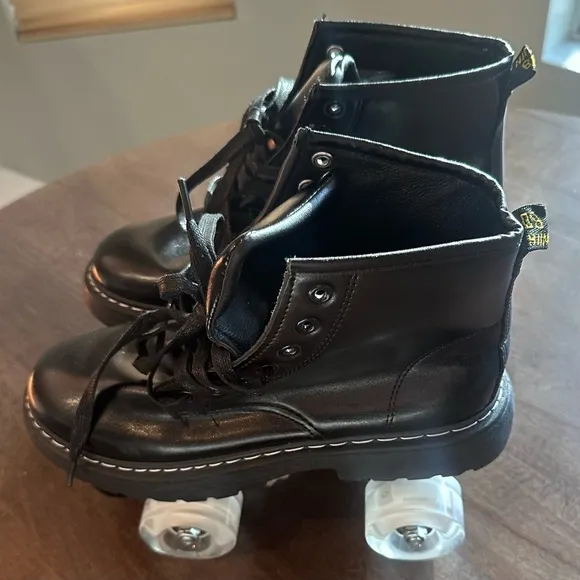 Black Martin Boot Style Roller Skates Derby Outdoor Light Up Wheels - Unworn 40