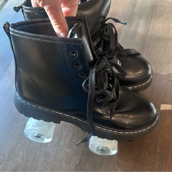 Black Martin Boot Style Roller Skates Derby Outdoor Light Up Wheels - Unworn 40