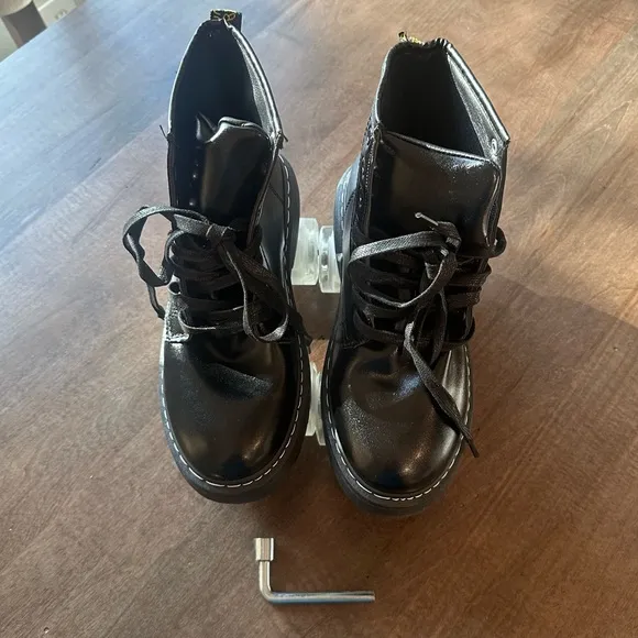 Black Martin Boot Style Roller Skates Derby Outdoor Light Up Wheels - Unworn 40