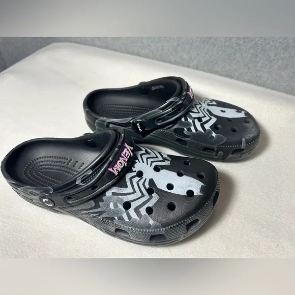 Black Venom Spider-Man classic clog Crocs, Size M7/W9‎ – repaired