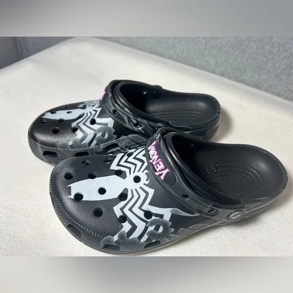 Black Venom Spider-Man classic clog Crocs, Size M7/W9‎ – repaired