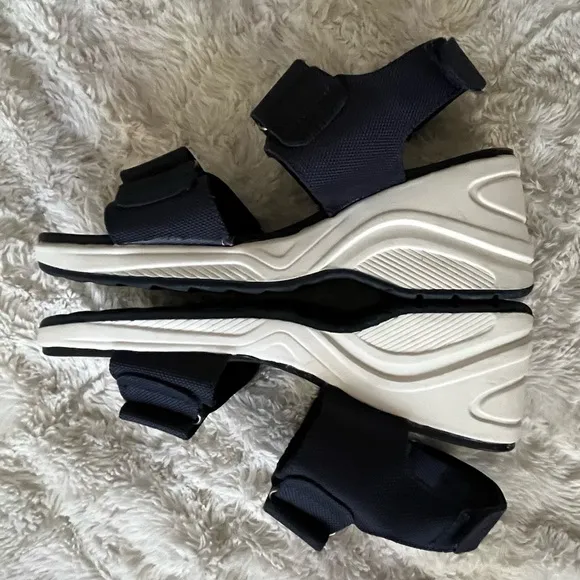 BLONDO Waterproof Martha Chunky Platform Sandals Women’s size 10