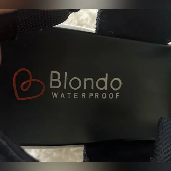 BLONDO Waterproof Martha Chunky Platform Sandals Women’s size 10