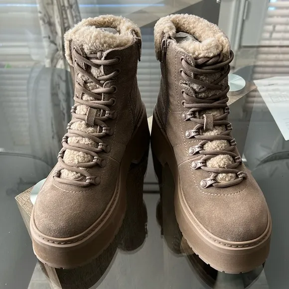 Bloomingdale’s Aqua Thea Lace-Up Cold Weather Boots, Cow Suede Size 7 NEW $168