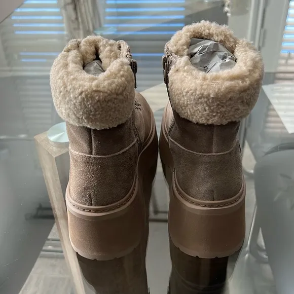 Bloomingdale’s Aqua Thea Lace-Up Cold Weather Boots, Cow Suede Size 7 NEW $168