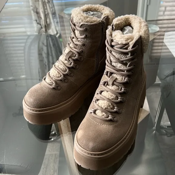 Bloomingdale’s Aqua Thea Lace-Up Cold Weather Boots, Cow Suede Size 7 NEW $168