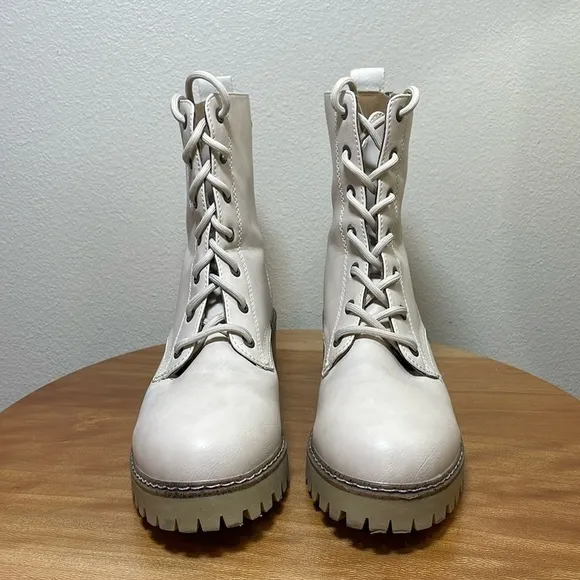 Blowfish LEITH Lace-up Vegan Leather Boots Off White/Cream Size 8.5