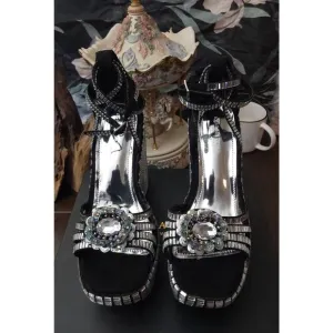 BNIB~AZALEA WANG Rosalia Black &amp; Silver Platform Sparkle Wedge Heel Sandals Sz 1