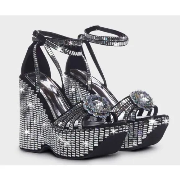 BNIB~AZALEA WANG Rosalia Black &amp; Silver Platform Sparkle Wedge Heel Sandals Sz 1
