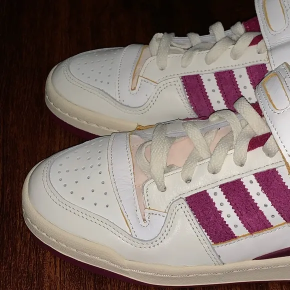 Brand new Adidas forum size 10