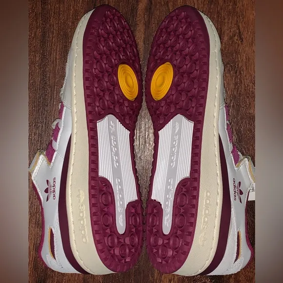 Brand new Adidas forum size 10