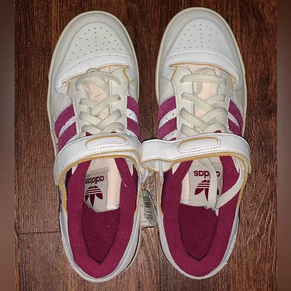 Brand new Adidas forum size 10