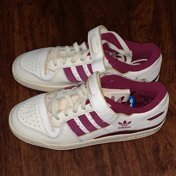 Brand new Adidas forum size 10