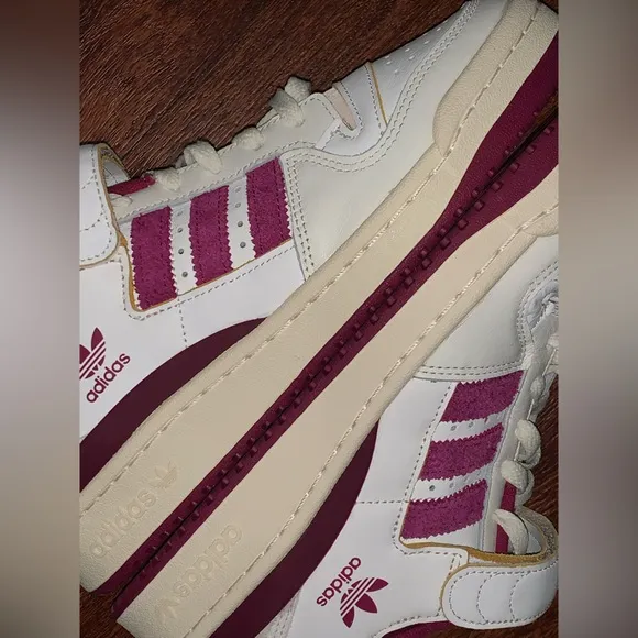 Brand new Adidas forum size 10