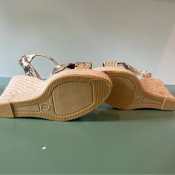 BRAND NEW kanna Spain Python Wedges