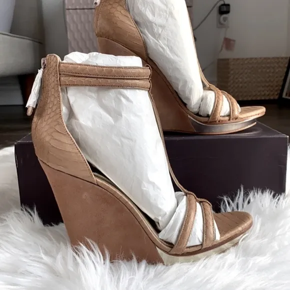 Brian Atwood Pinkston Open Toe Platform Wedges Suede Sandals Tan Brown 7 37