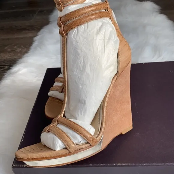 Brian Atwood Pinkston Open Toe Platform Wedges Suede Sandals Tan Brown 7 37