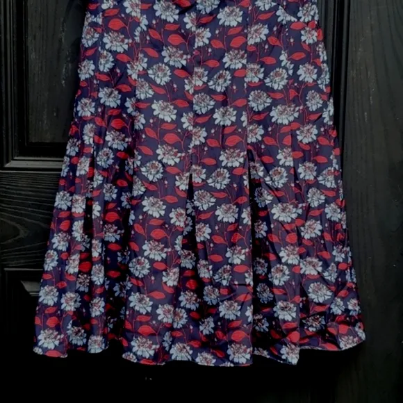 Brooks Brothers Floral Vneck Pleated Slipon Partial Side Zip Dress 6