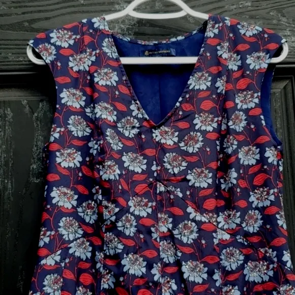 Brooks Brothers Floral Vneck Pleated Slipon Partial Side Zip Dress 6