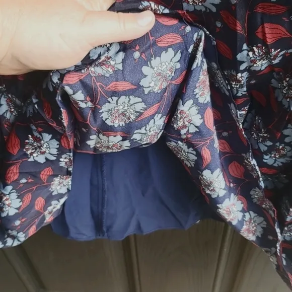 Brooks Brothers Floral Vneck Pleated Slipon Partial Side Zip Dress 6